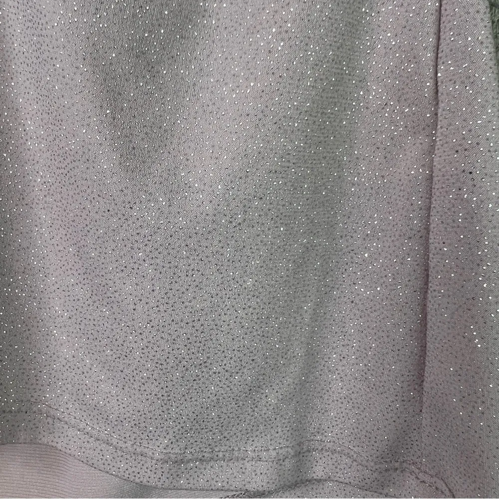 Vince Camuto Size Small Tan Glitter Blouse V-Neck Long Sleeve Ruched Front Top - Image 6