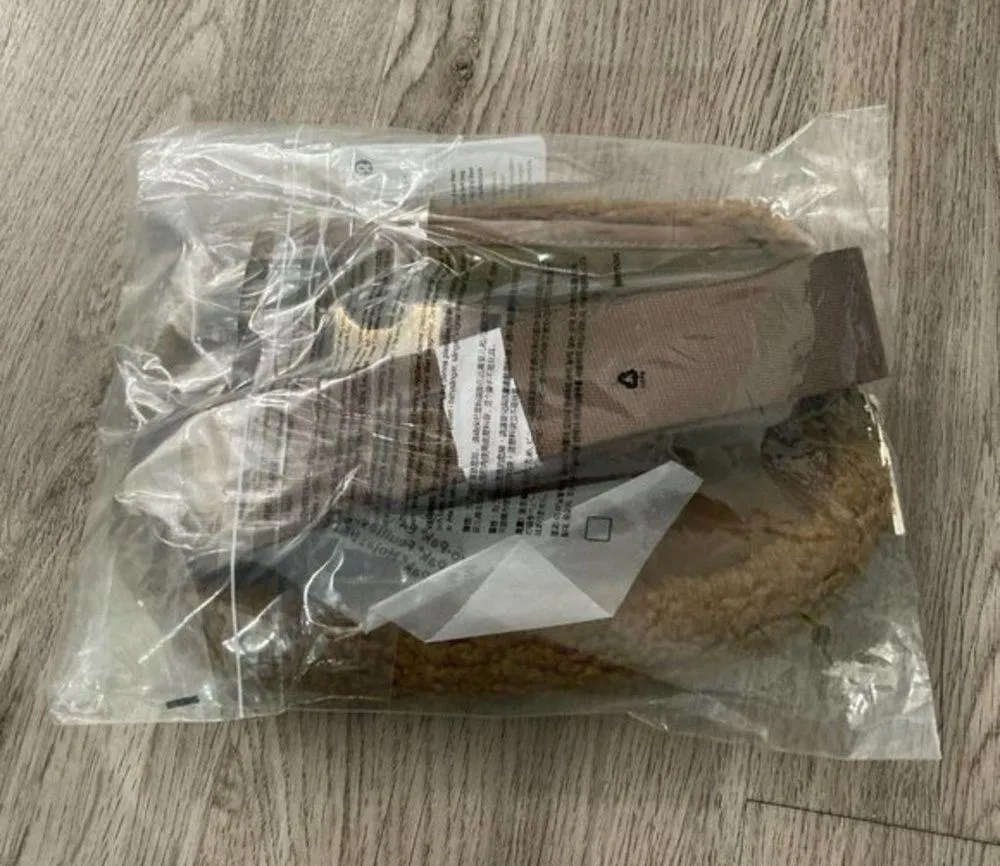 Lululemon Everywhere Fleece Belt Bag in Camel; NWT - Image 4