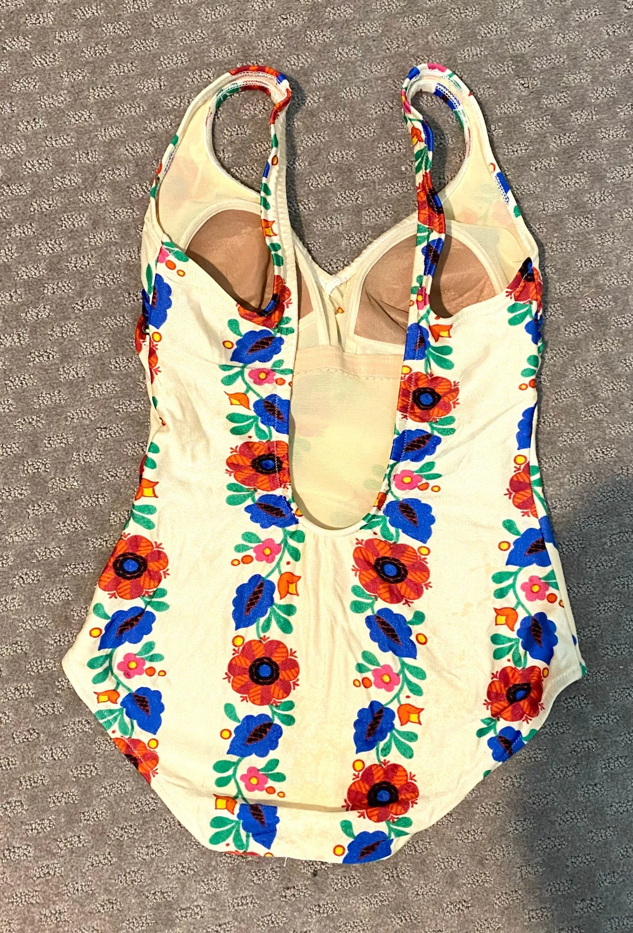 Like new Vintage Gottex one piece floral swimsuit. Sz 8 - Image 4