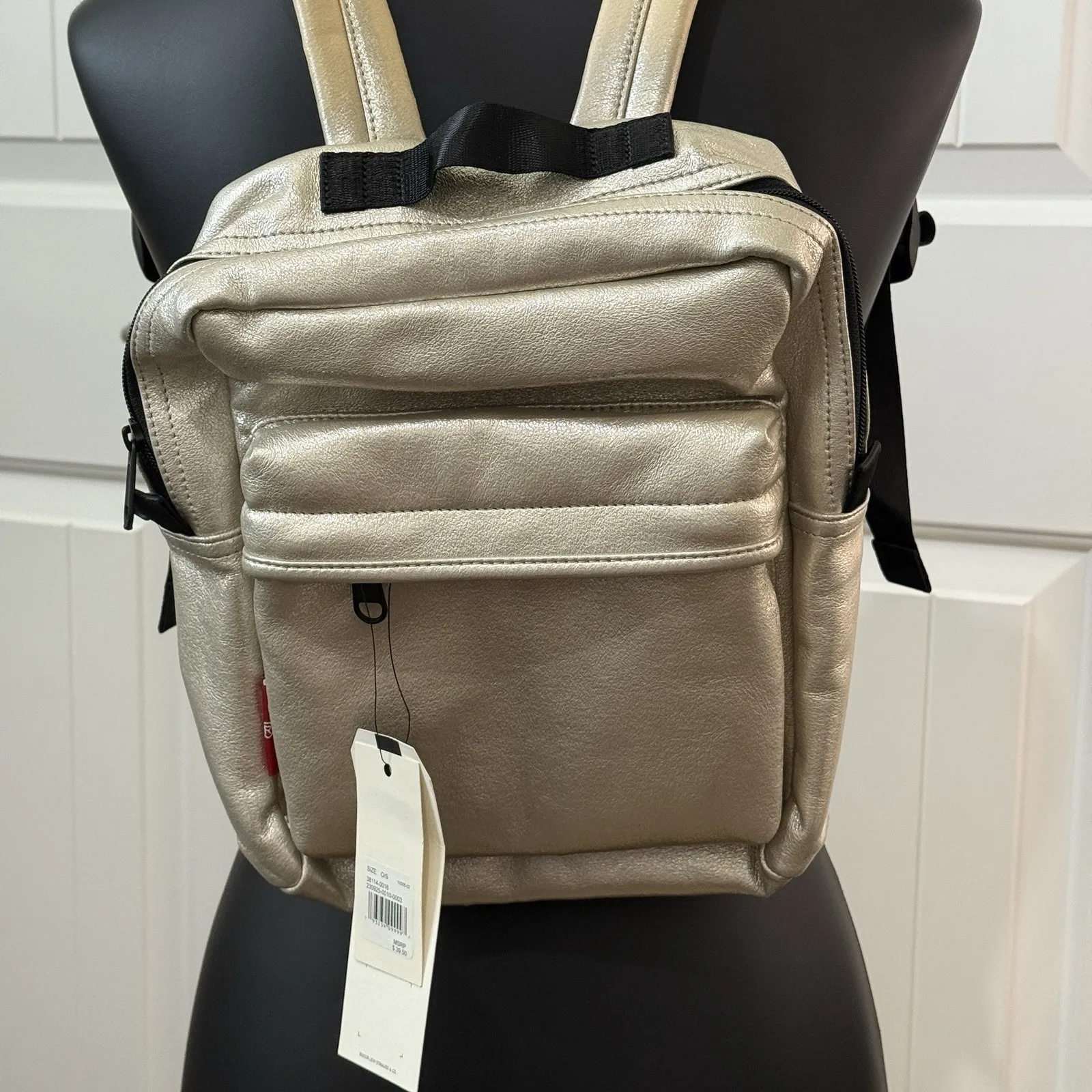 Levi's‎ Vegan Shine Brilliant Skade Gold Backpack - Image 2