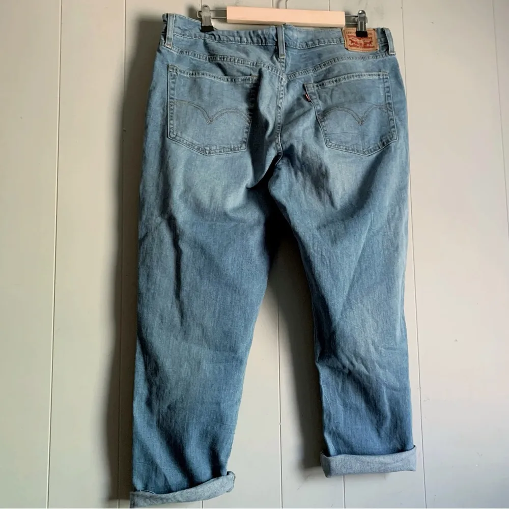 LEVIS Distressed Boyfriend Crop Jean Light Wash 32 - Image 3