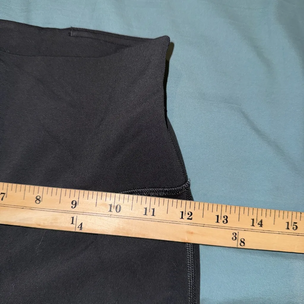 NWOT Lululemon Align High-Rise Mini-Flared Pant *Regular
Graphite Grey size 4 - Image 3