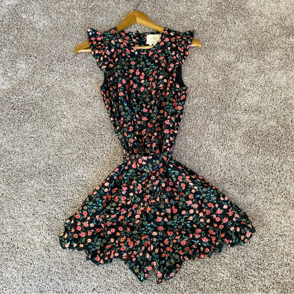 Size 2 Kate Spade Roses Floral Ruffle Flounce Black Crepe One Piece Romper - Image 5