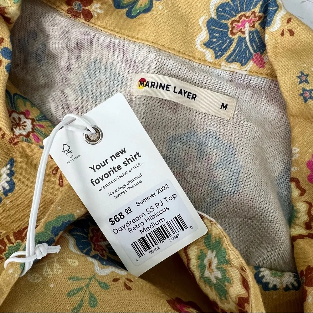 Ma­rine Lay­er Daydream Short Sleeve PJ Top Retro Hibiscus - Image 4