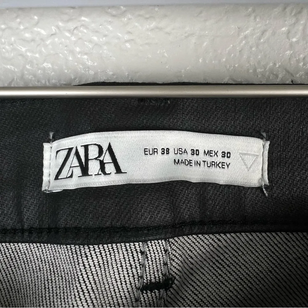 NWT Zara 90s Coated Skinny Jeans - Image 4
