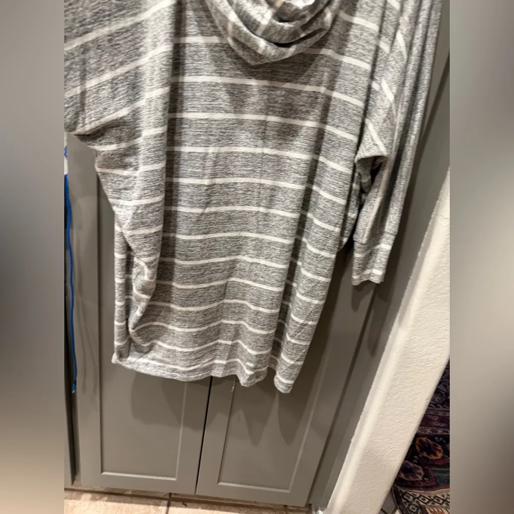 Market & Spruce Gray White Striped Cowl Neck Hoodie Pullover Kangaroo Pocket XL - Image 13
