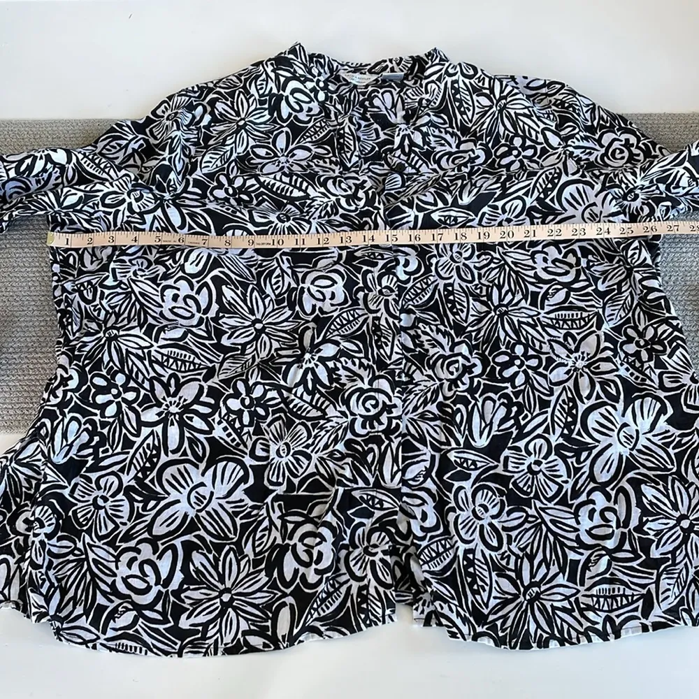 Laura Ashley Woman Black White Floral Embroidered 100% Linen Shirt Swim Coverup - Image 7