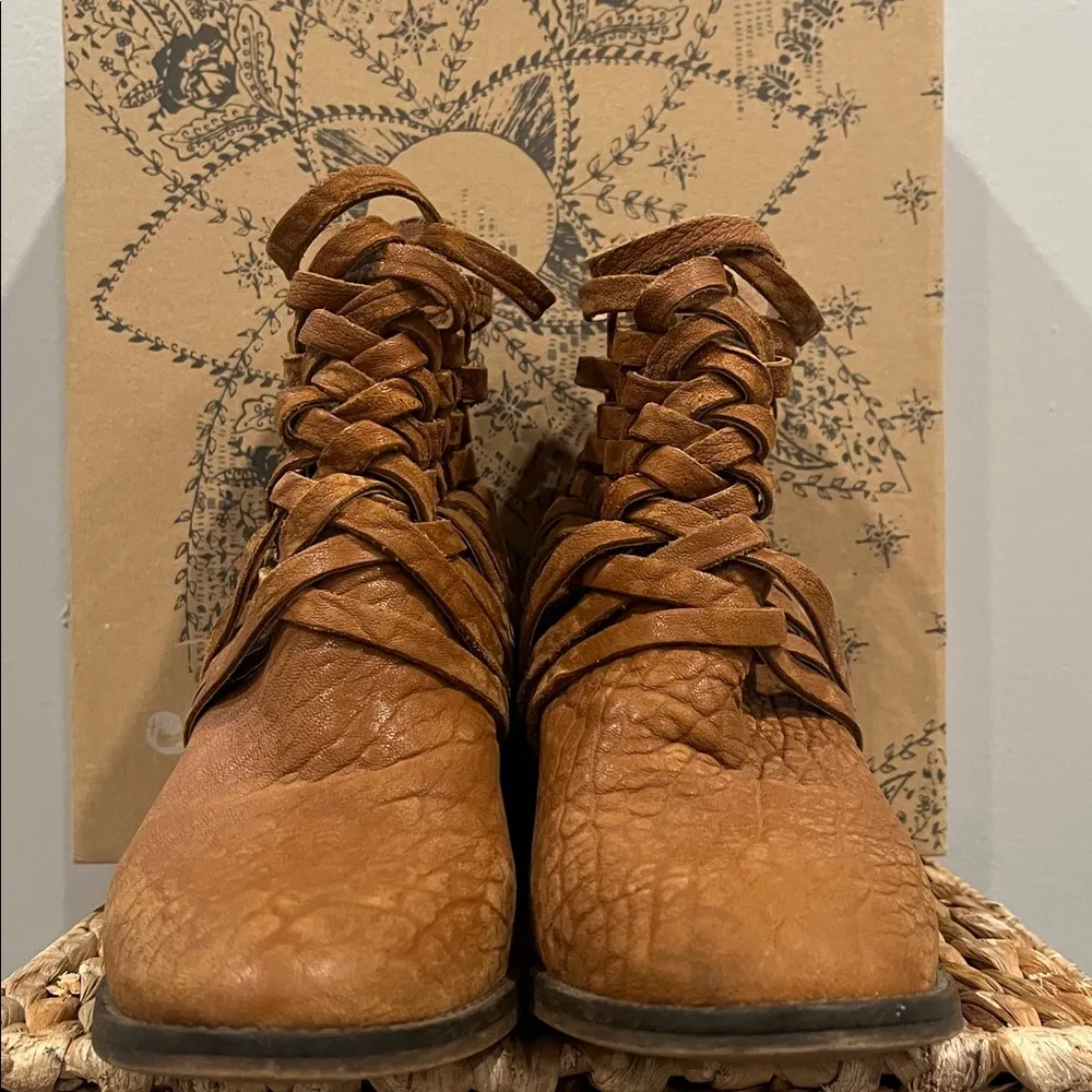 ✨ Free People Carrera Heel Boot ✧ Woven Leather Block Heel Ankle Boots ✧ 37 - Image 10
