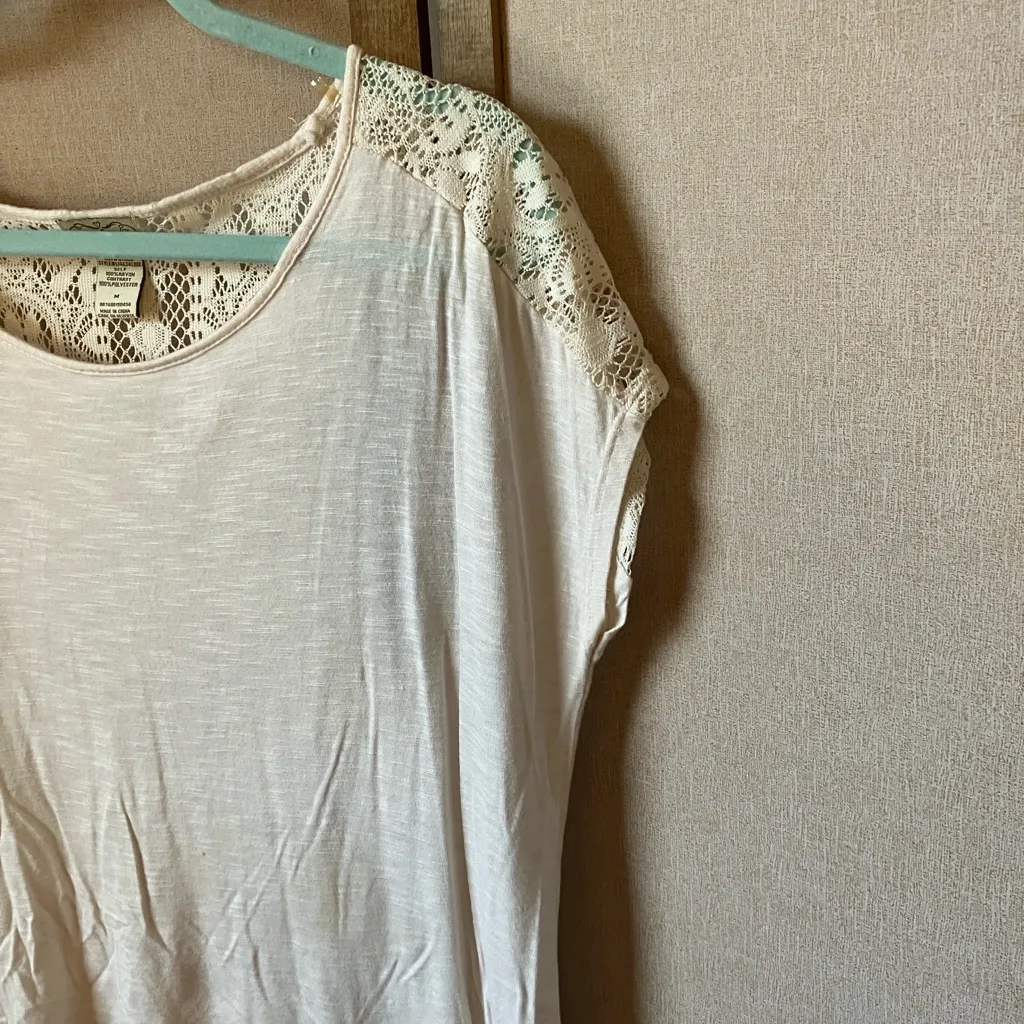 Eyelash Couture Cream Lace Women's top medium - Image 4