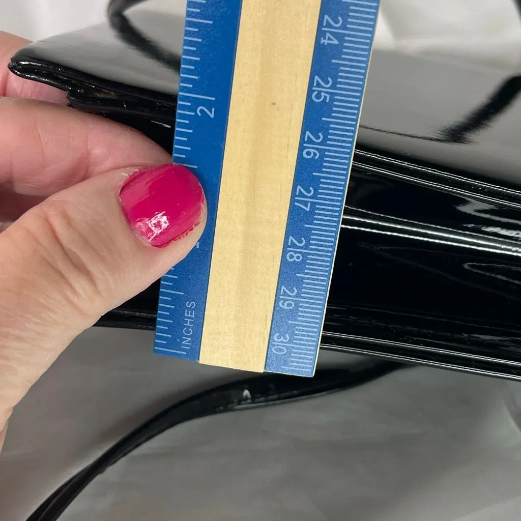 VTG Walborg patent leather crossbody wave design flap. Black - Image 8