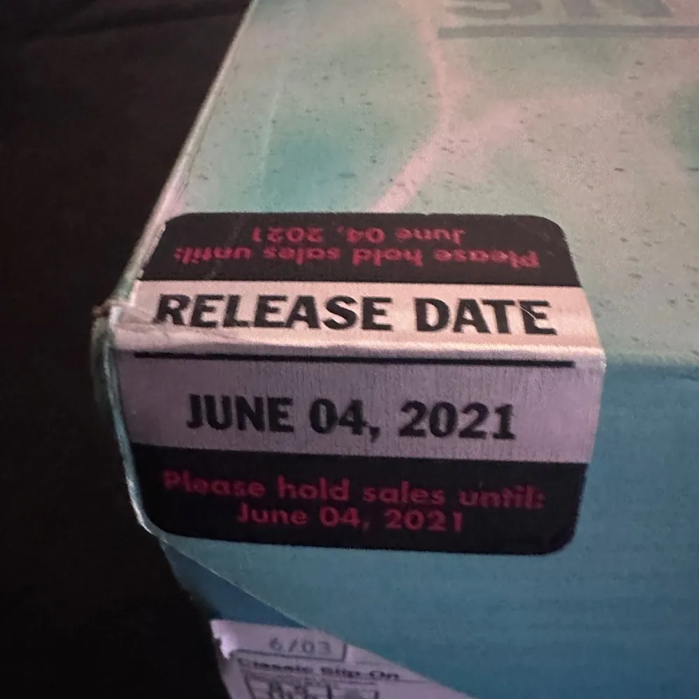 Vans X Spongrbob Collab Slide On Sneaker w/release box 8.5 Men’s OR 10 Women - Image 16