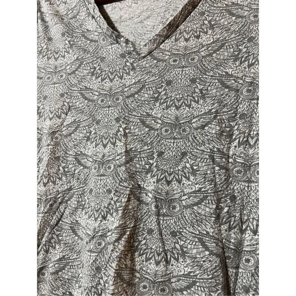 Mossimo Supply Co Grey Owl Patterned Woman’s T - Image 2