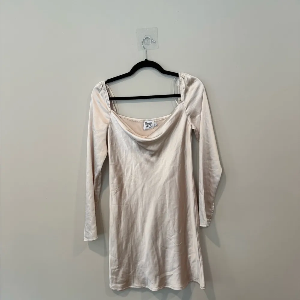 Princess Polly Cream Long Sleeve  Sexy Silky Dress Size Us 4 - Image 4