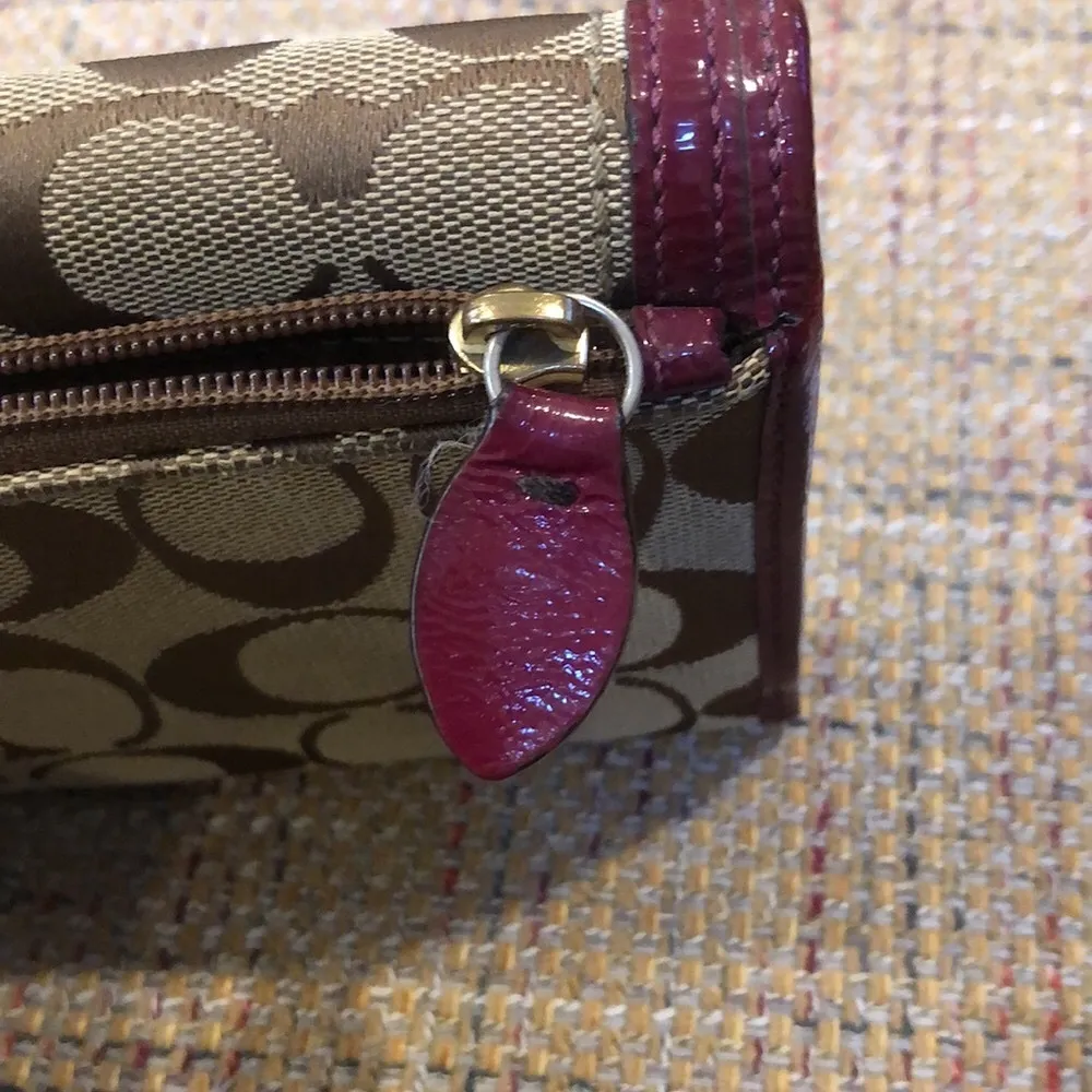 COACH Legacy Signature Slim Turn Lock Crossbody Ready Trifold Wallet Violet Trim - Image 3