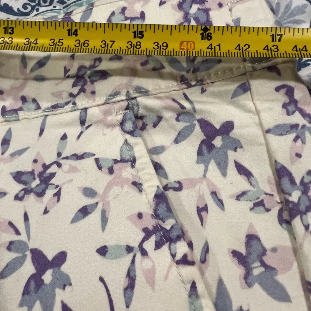 Jach’s Girlfriend White Floral Chino Shorts - Image 3