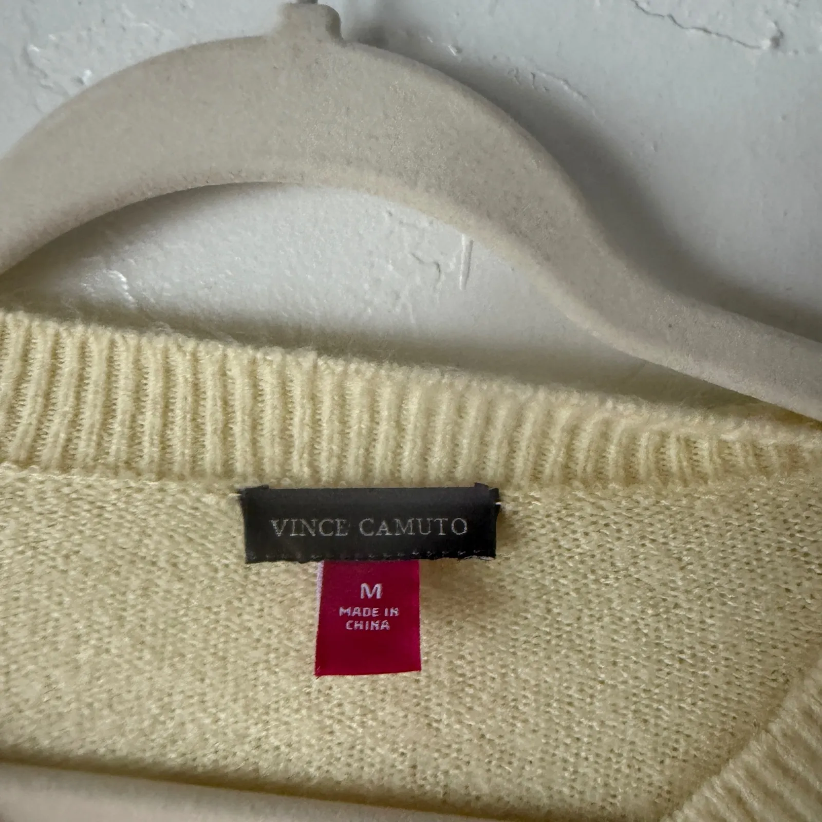 Vince Camuto Pastel Butter Yellow Crew Neck Knit Sweater Size Medium Preppy - Image 4
