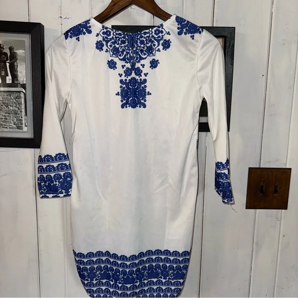 Elegant Blue Floral Tunic Size M - Image 4