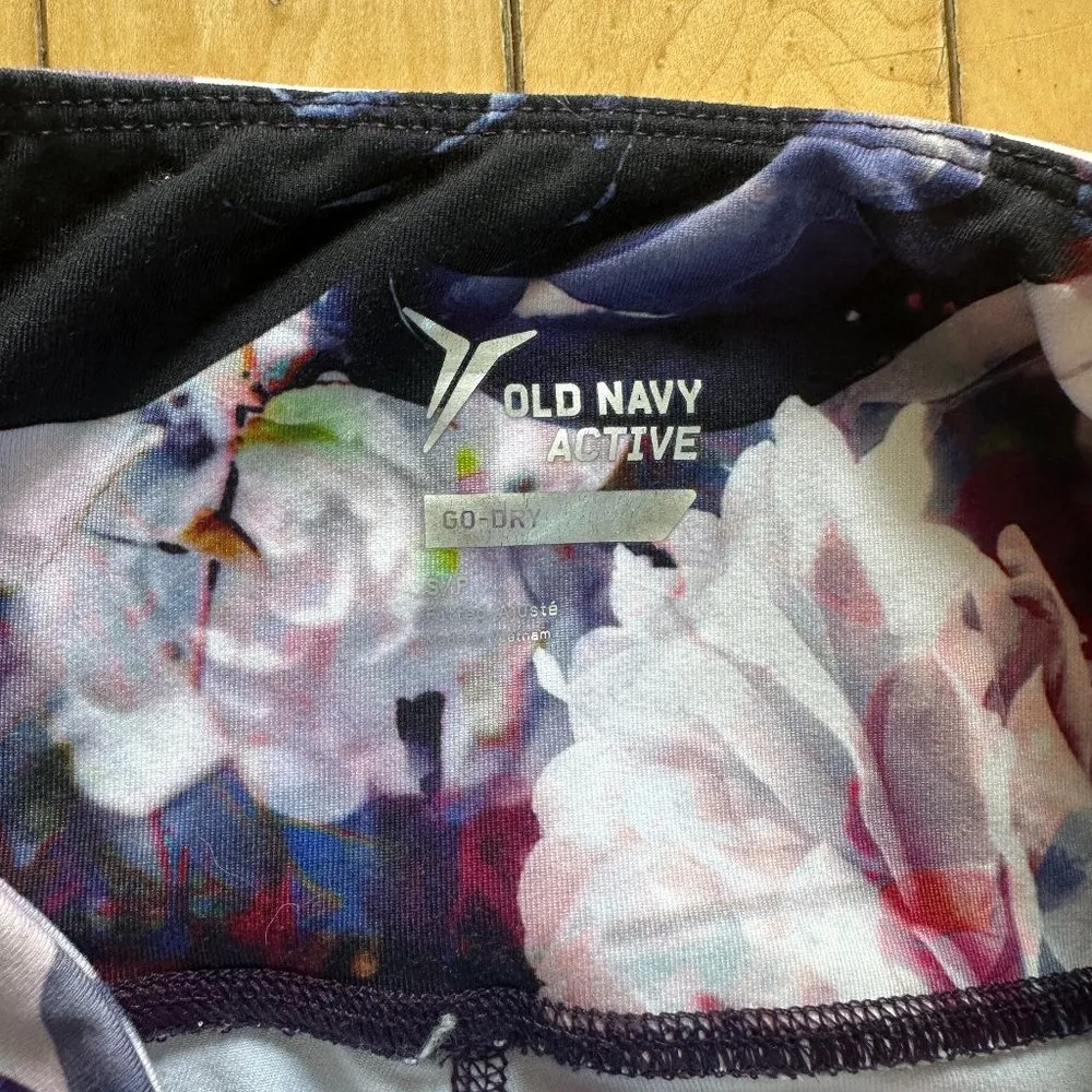 OLD NAVY Active Go Dry Floral Print Leggings - size small - Image 4