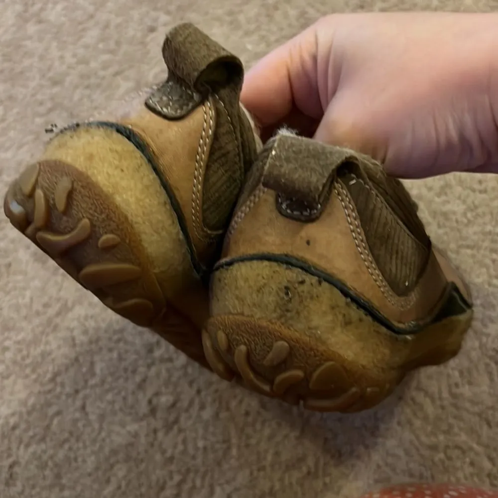 Merrell classic sherpa shoes 7.5 - Image 5