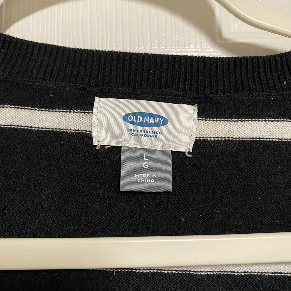 NWOT Old Navy Sweater Size Large - Image 2