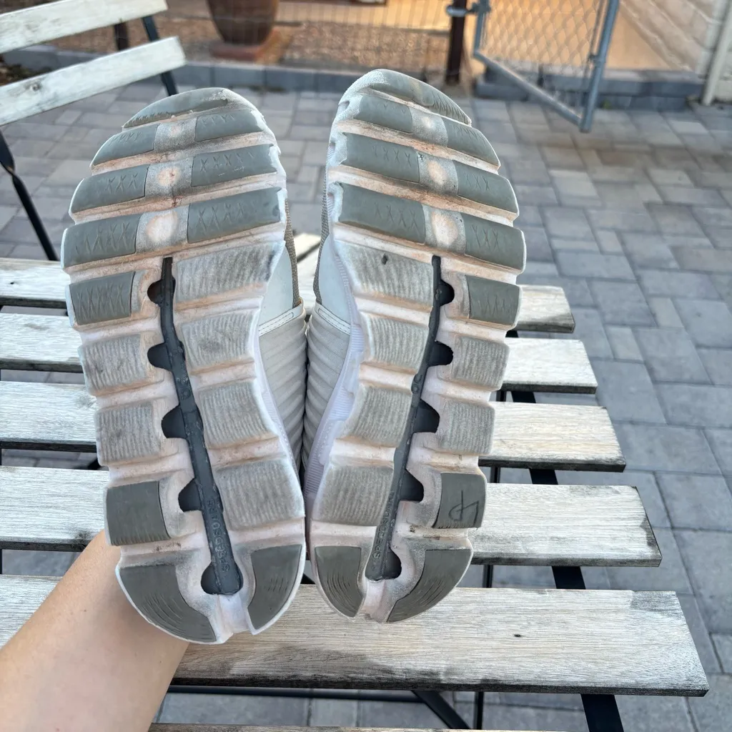 On Women's Cloudswift 4 Running Shoes Size 7 - Image 9