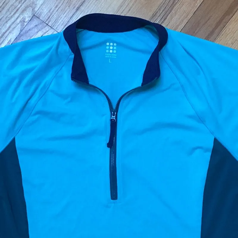 Title Nine Sun Buster UV Protection Short Sleeve Zip Front Top size large - Image 2