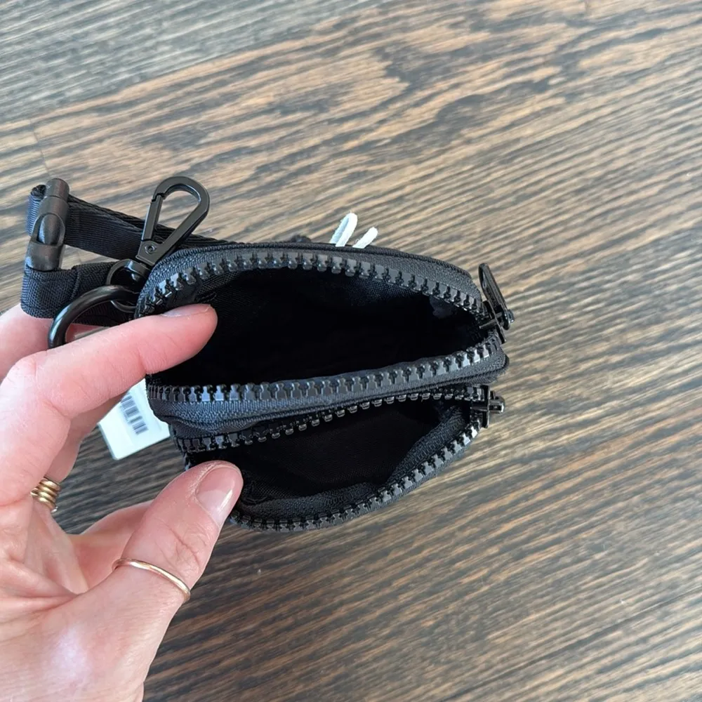 NWT Baggu Fanny Pack Charm | Black sold out colorway! RARE - Image 10