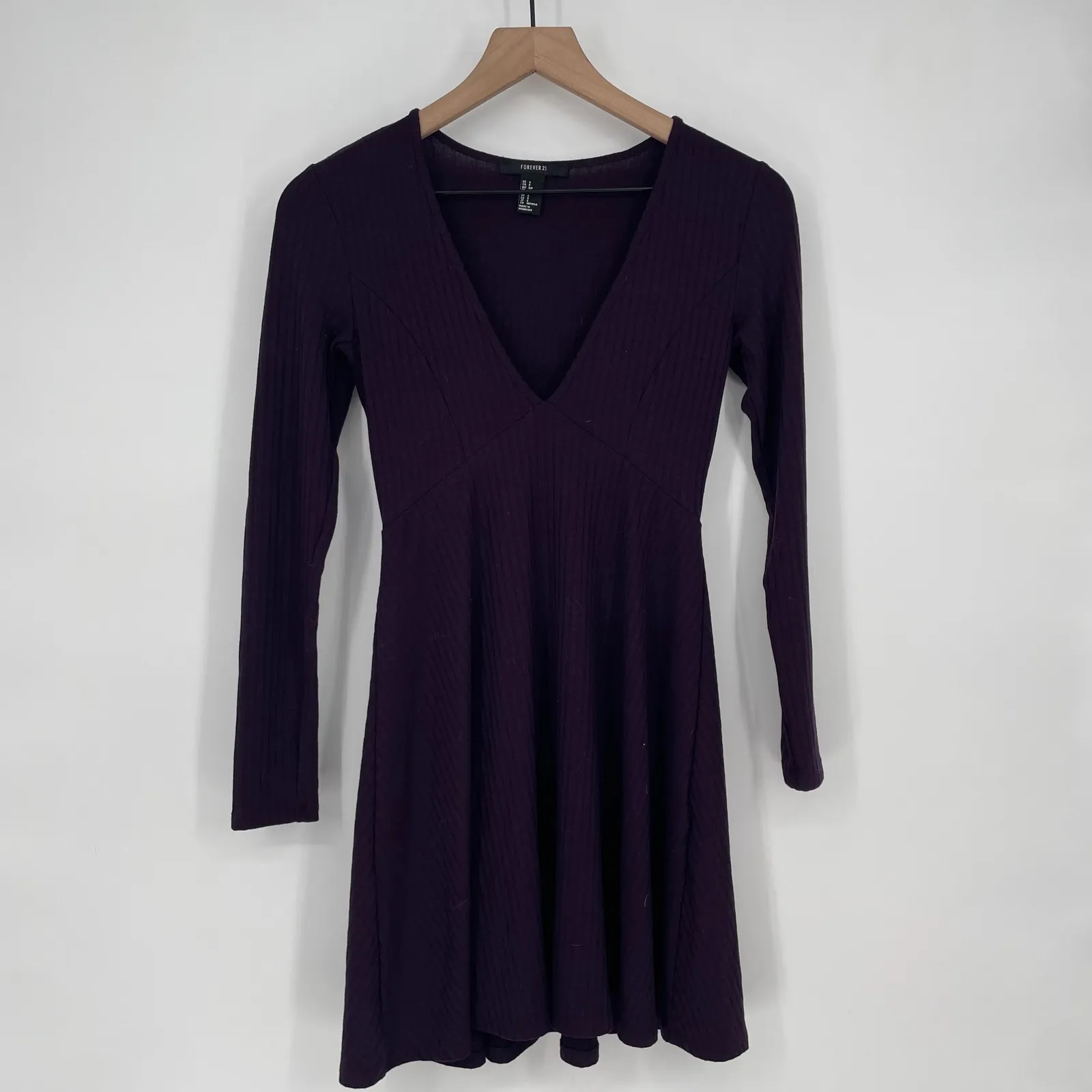 Forever 21 Ribbed Long Sleeve V Neck Fit and Flare Mini Dress Plum Size S - Image 2