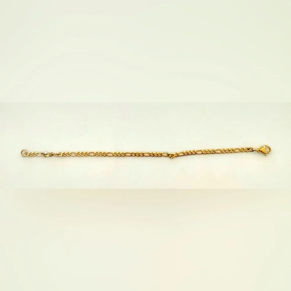 Classic Gold Stainless Steel Figaro Bracelet unisex - Image 3