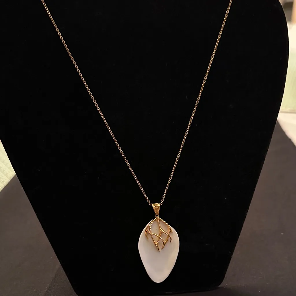 Alexis Bittar EUC necklace. Designer goldtone & white enameled pendant w/ chain - Image 2