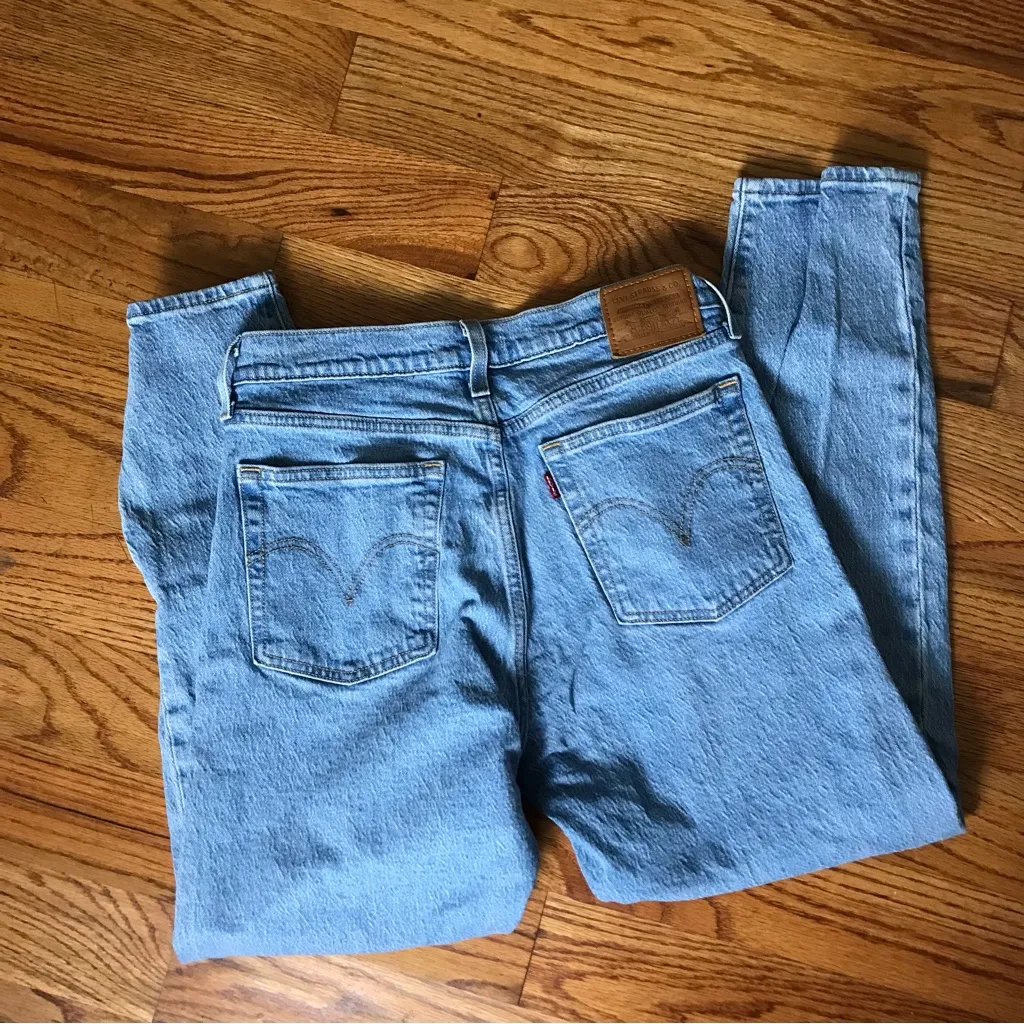 Levi's Wedgie Women's Blue Jeans - Image 7