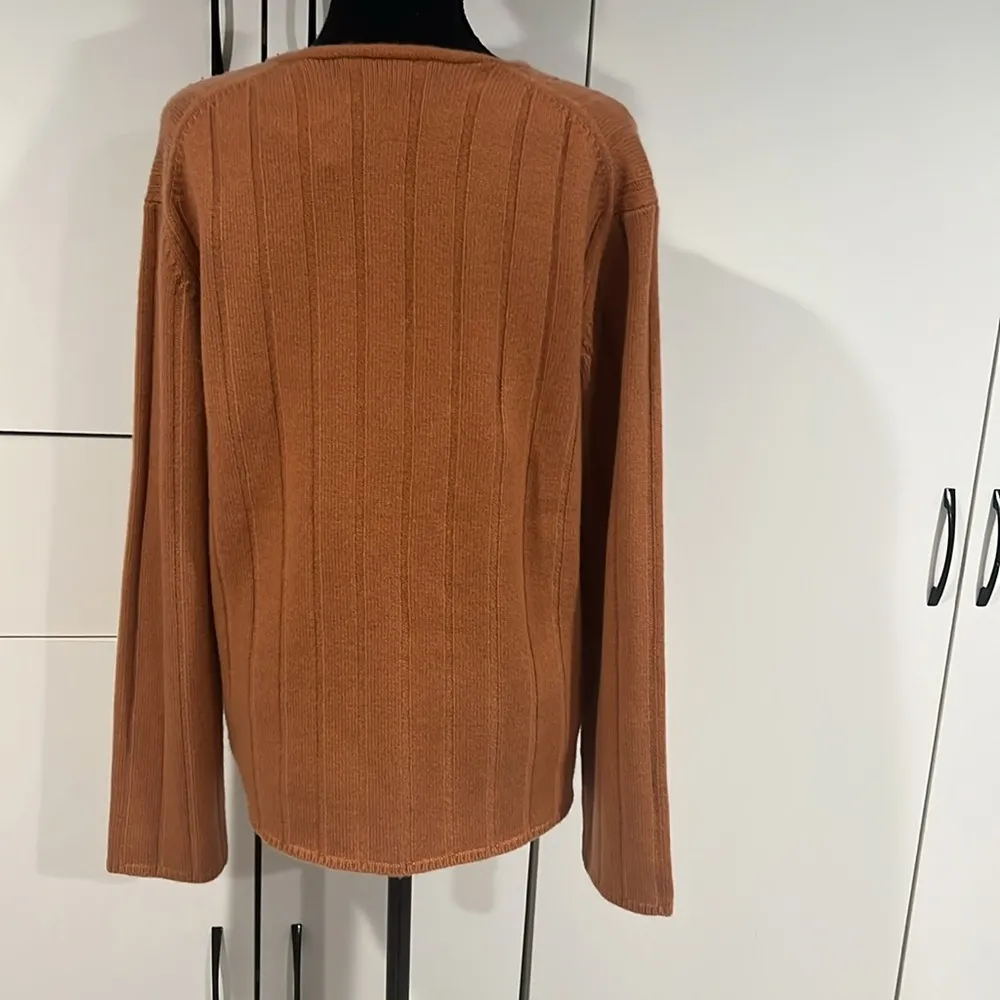 NakedCashmere RENEE RIBBED V - Image 6