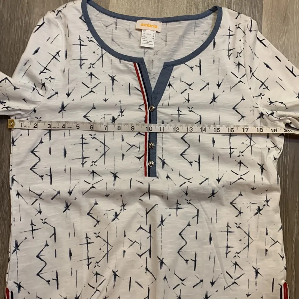 Ambria White w/ Blue Top that has blue and red trim, slits, silver buttons Size 8 - Image 9