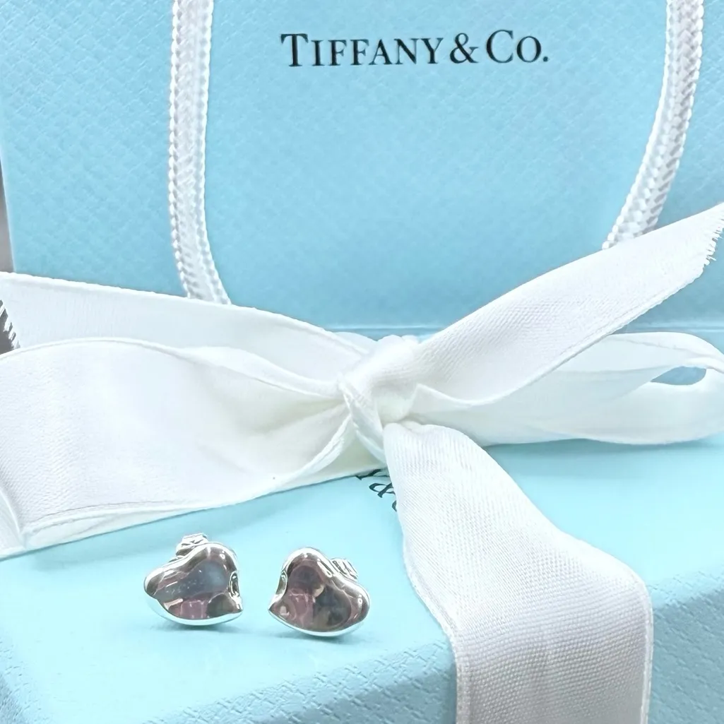 Authenticated Tiffany & Co Elsa Peretti Full Heart Stud Earrings Sterling Silver - Image 2