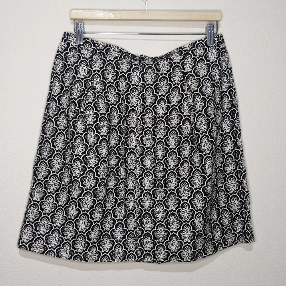 LOFT  Brocade Linen Skirt‎ Womens Size 8 Pleated Print Mini Black - Image 2