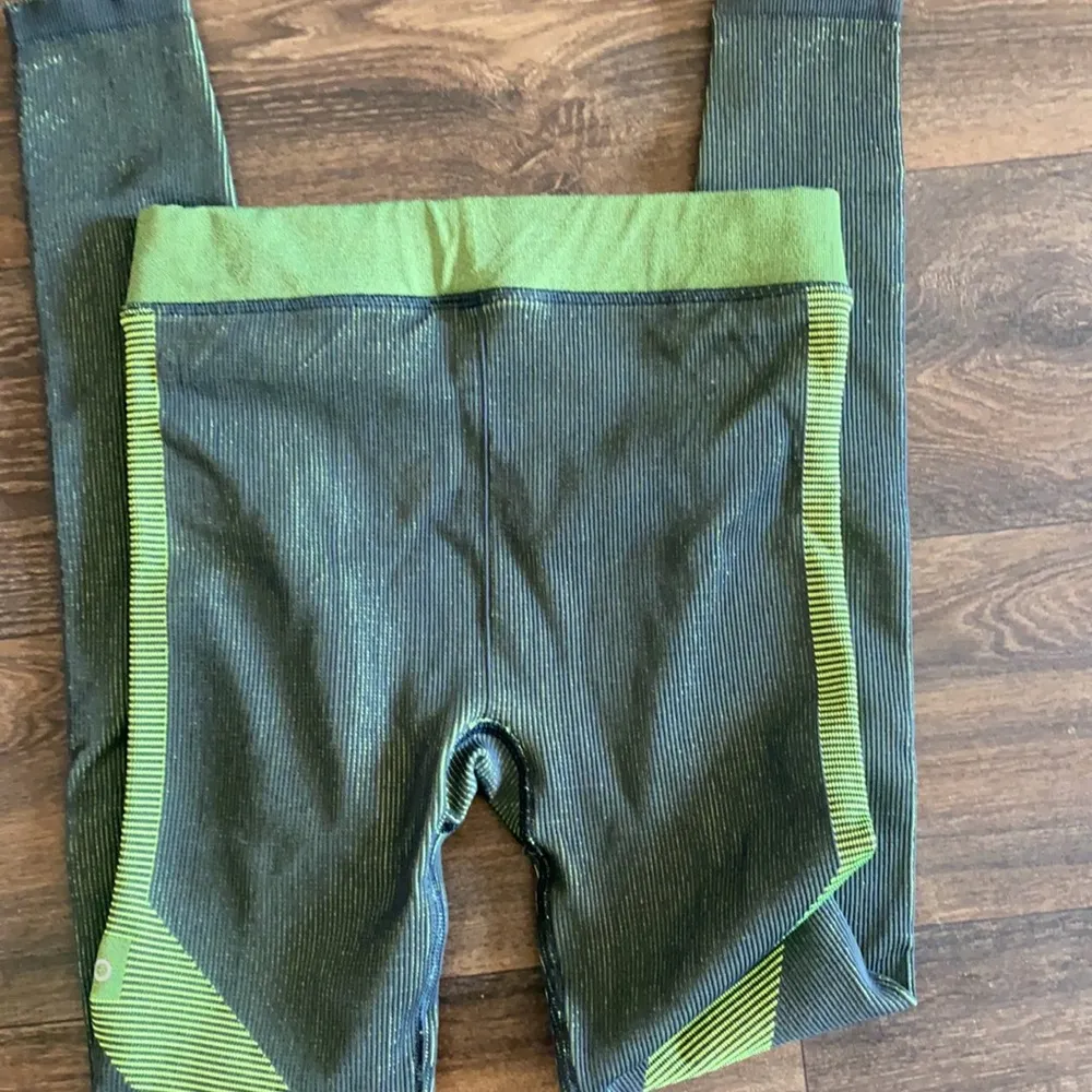 Alo Leggings - Image 4