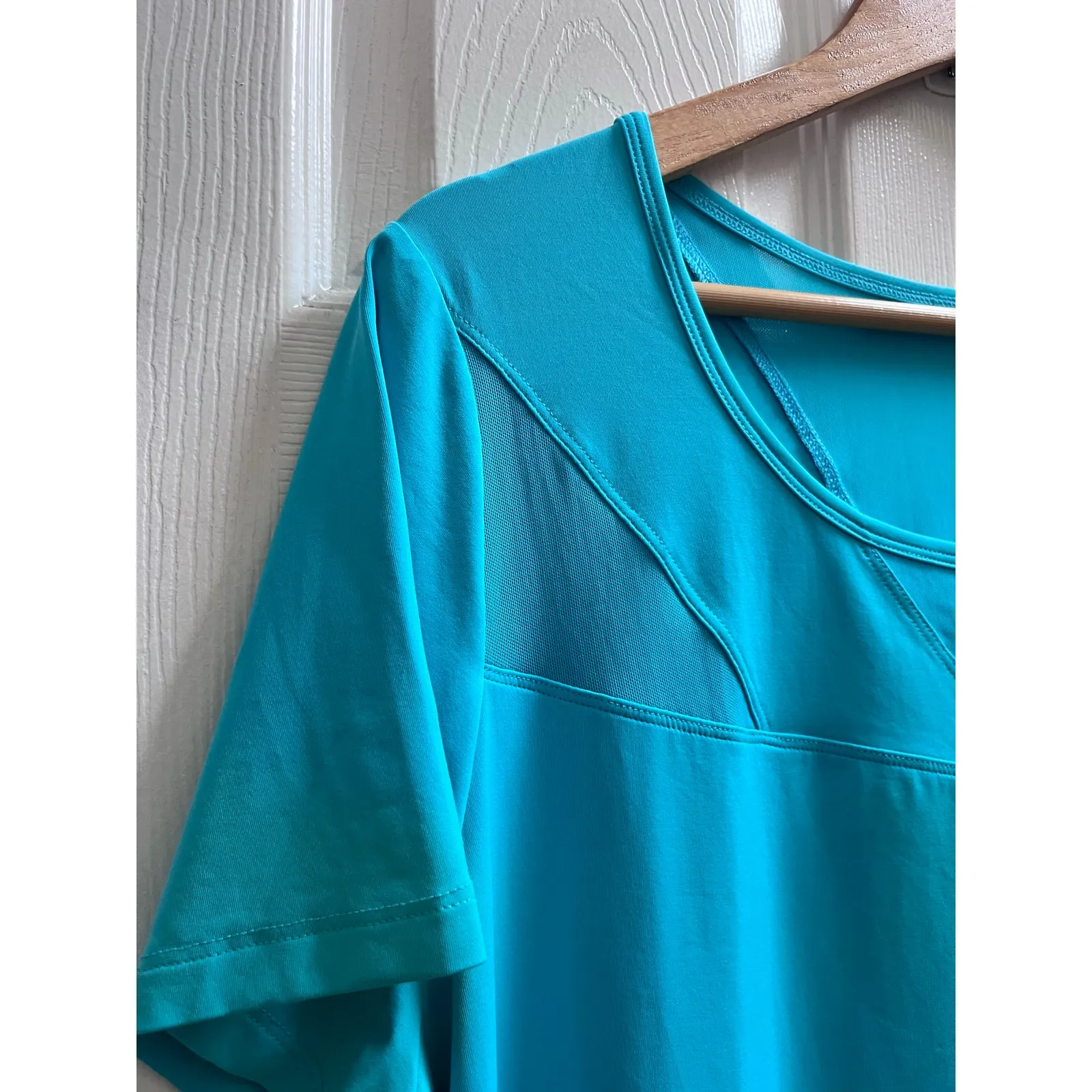 Livi New UPF 50+ Moisture Wicking Aqua Blue Short Sleeve Top Size Size 14/16 - Image 4