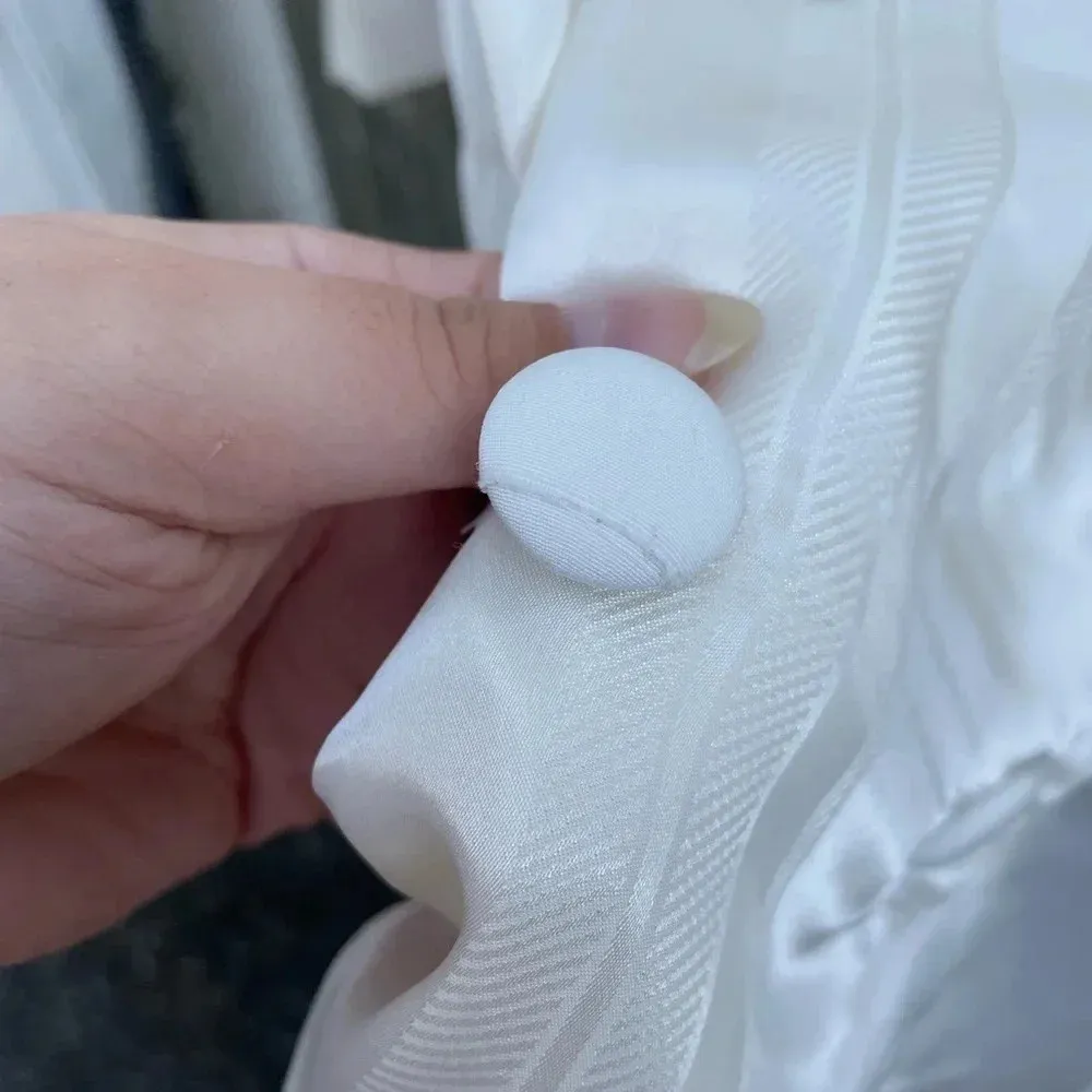 VICTORIAS SECRET GOLD LABEL VINTAGE CREAM PAJAMA TOP - Image 4