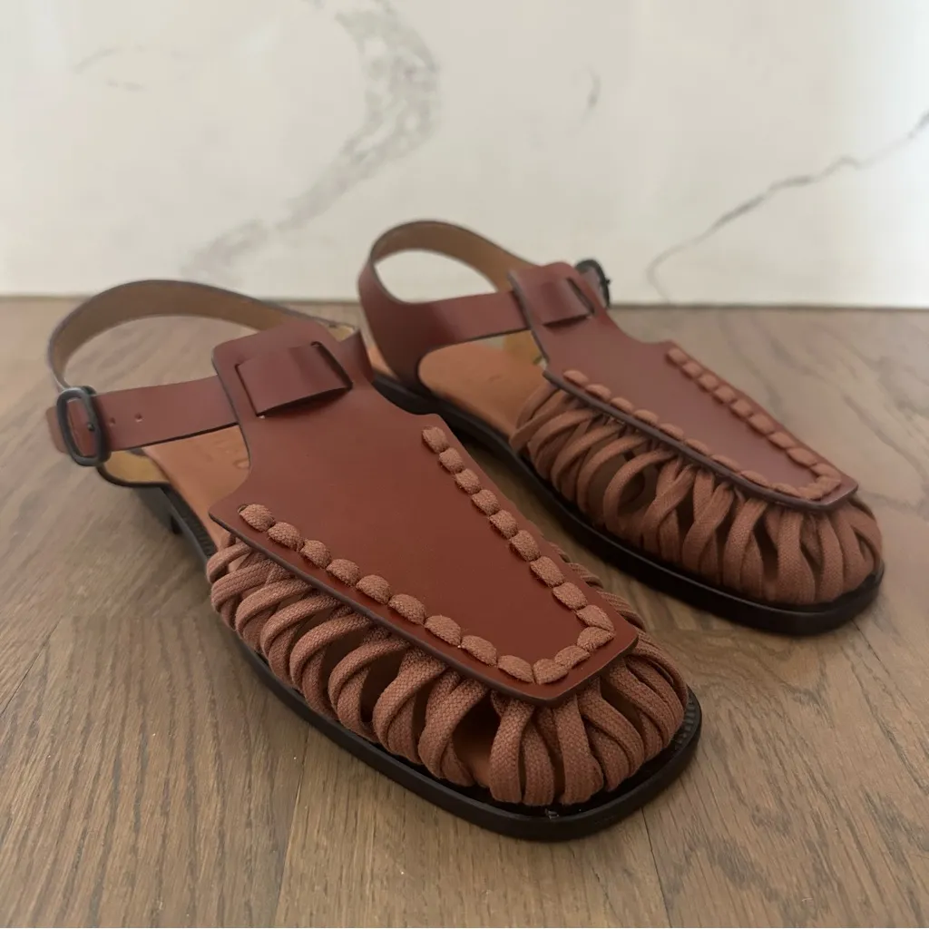 NWT Hereu Women's Alaro Square - Image 9