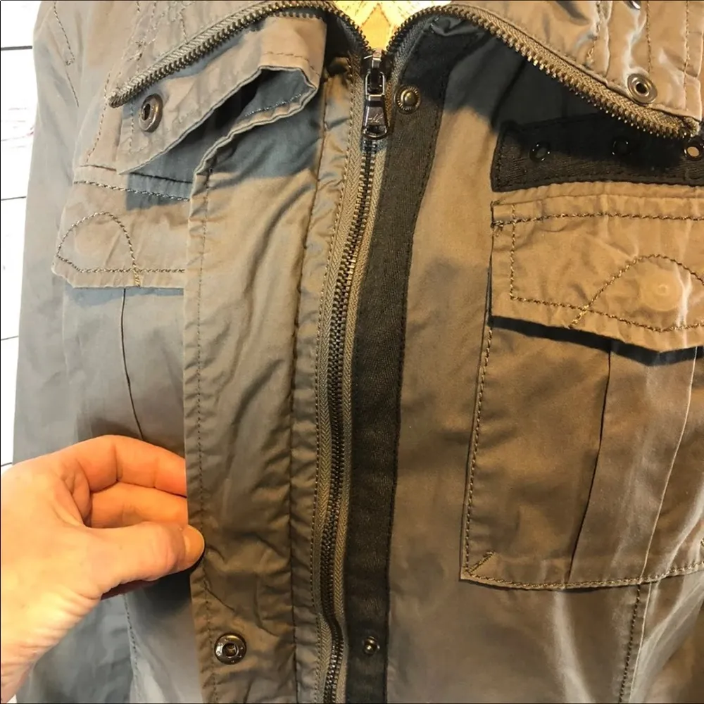 Kenneth Cole trench coat
Size XL - Image 9