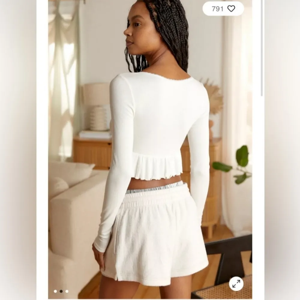 UO Out From Under Ivory Y2K Cropped Lace Longsleeve Ribbed Top Large - Image 2