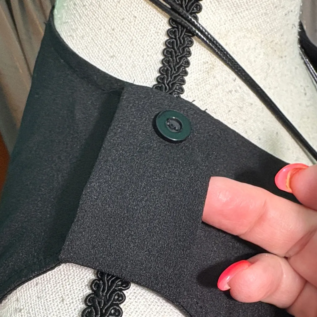 Monteau Black Sleeveless Blouse - Image 4