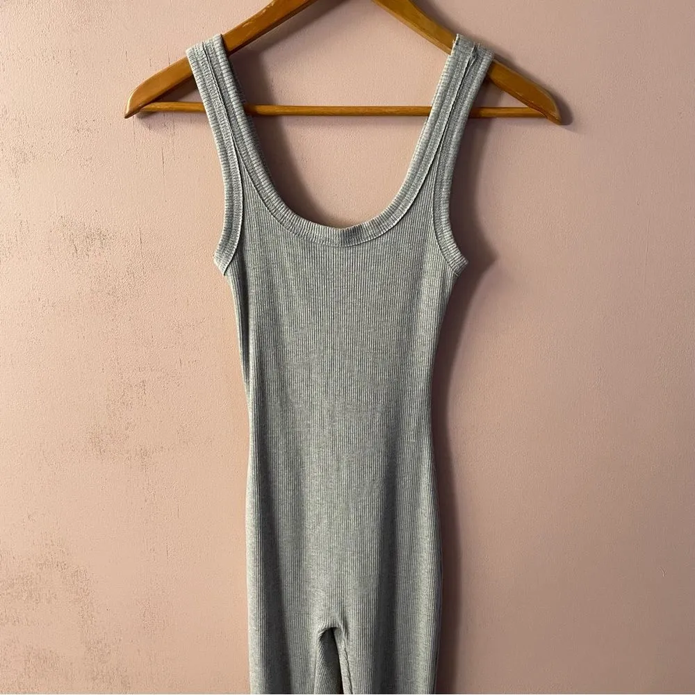 Lilyful Light Gray Ribbed Tank Fitted Jumpsuit EUC Size M - Image 4