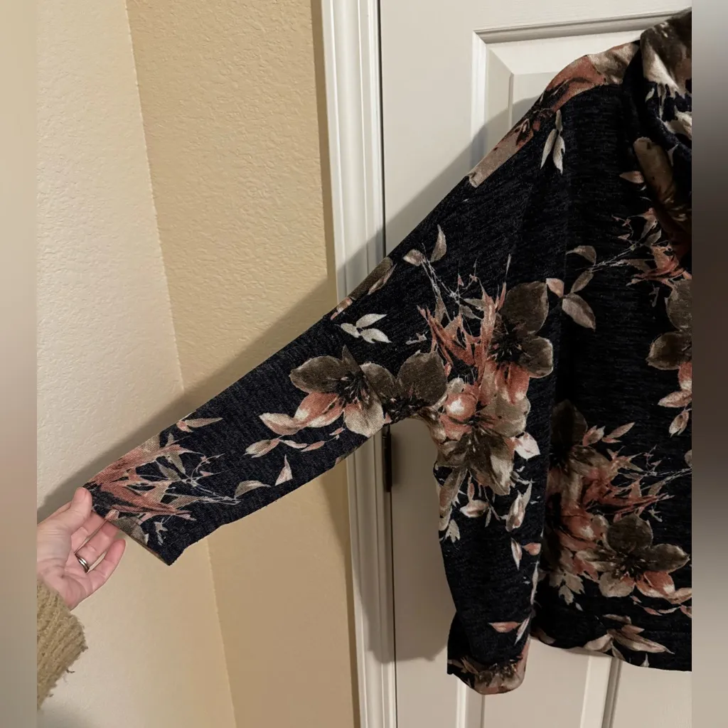 143 Story Cowl Neck Sweater Oversized Stretchy Gray Floral Plus 3X - Image 4