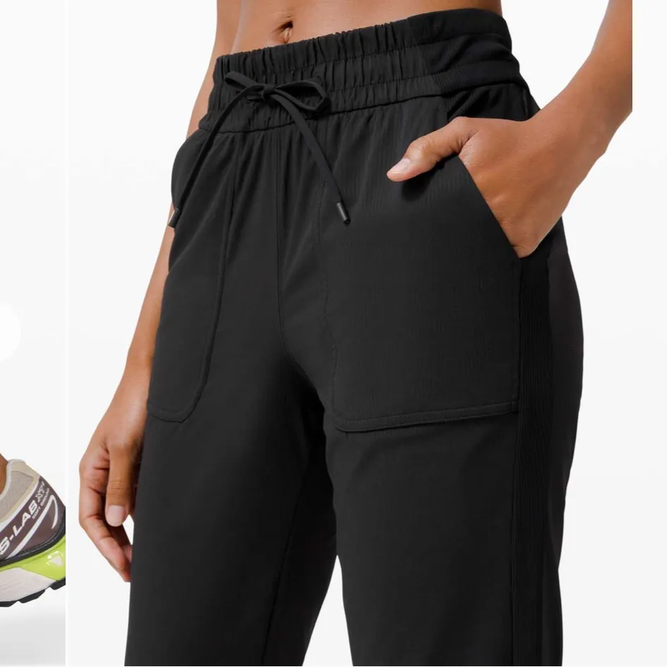 Lululemon Beyond the Studio Jogger
Black - Image 4