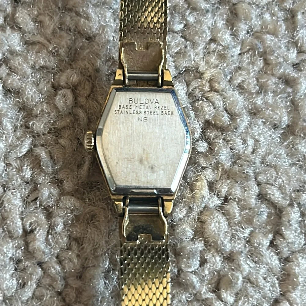 Bulova women’s vintage dainty gold bracelet watch adjustable measurements shown - Image 7