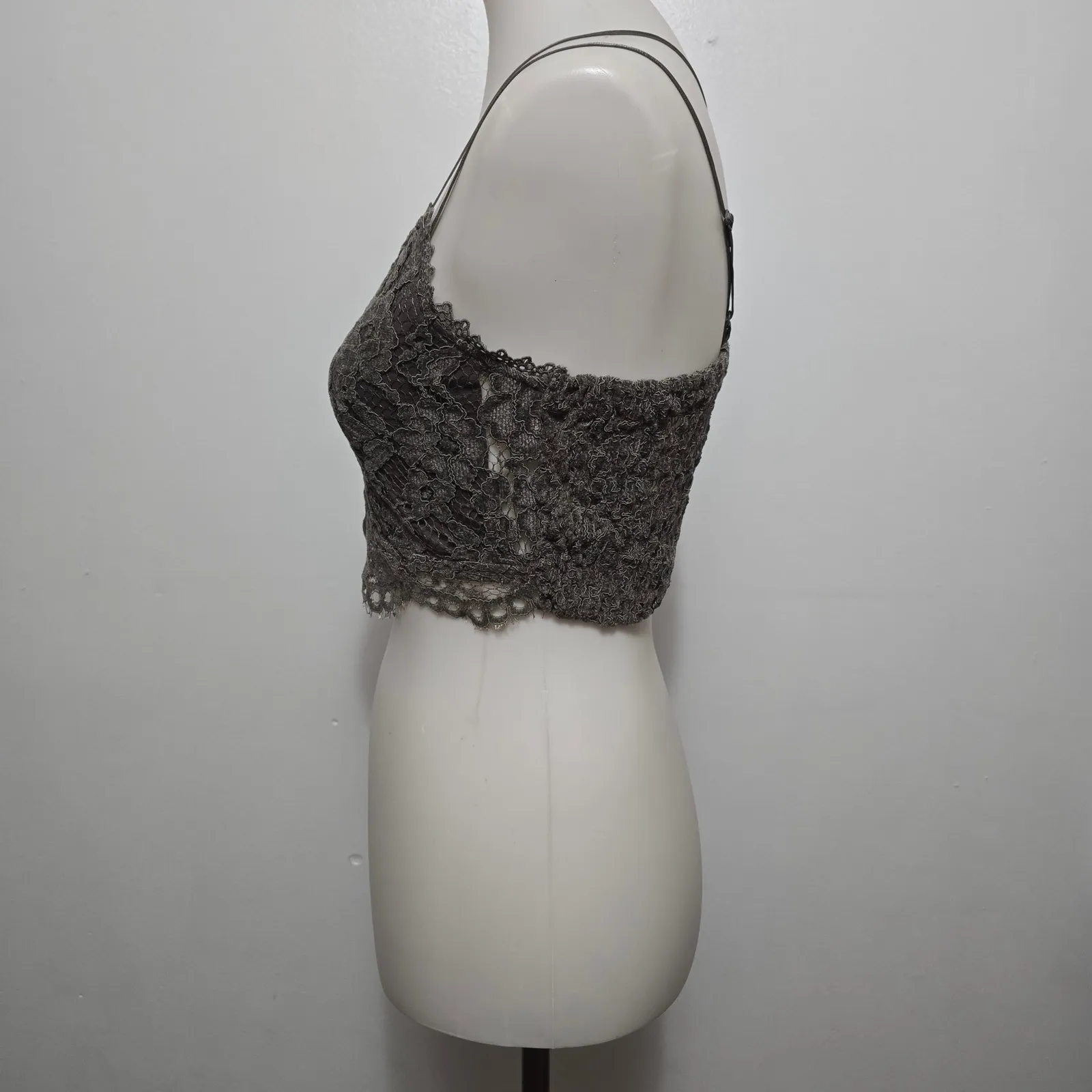 Buckle Willow & Root Grey Lace Cami Crop Top Spaghetti Strap Lingerie Tank Sz M - Image 3