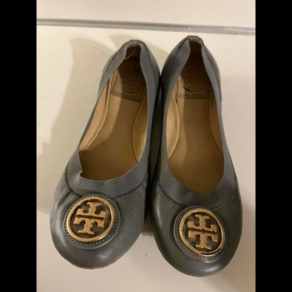 Tory Burch Gray Leather Flats with Iconic Logo size 6M - Image 6