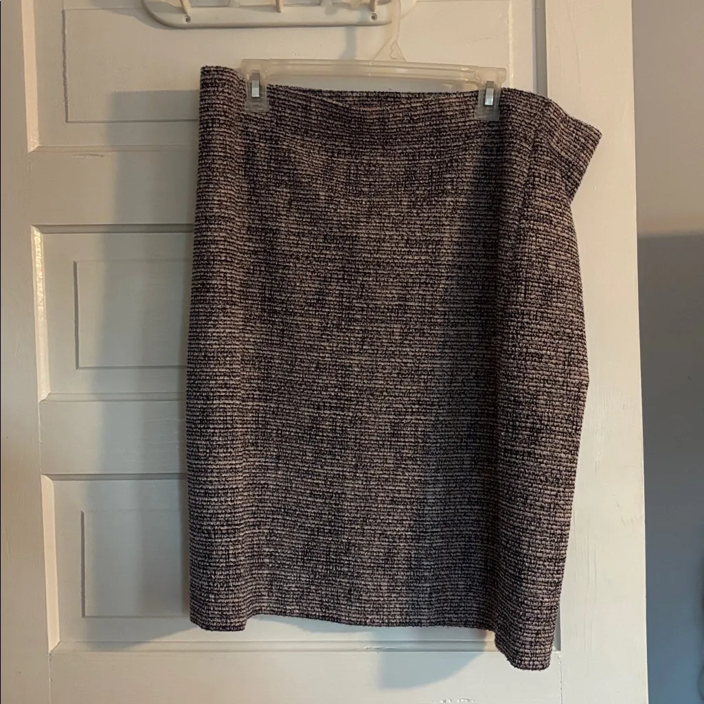 Ann Taylor Black, Purple and White Tweed Sleeveless Peplum Blouse and Skirt Set - Image 4