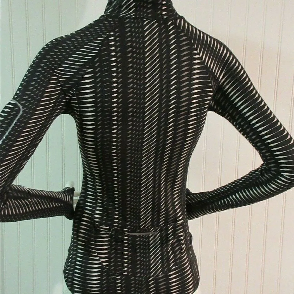 Under Armour Fly Fast partial zip top sz XS - Image 2